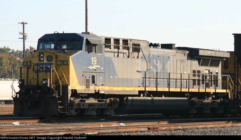 CSX 19 will lead a train southbound out of the yard